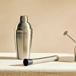 SHAKE & STIR Pilon